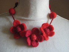 Filzkette Halskette gefilzte Kette Filz Blume rot Handarbeit Unikat! EYECATCHER