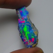 Schwarzopal grob 16,70 Karat