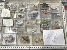 Kleine Sammlung mit Mineralien