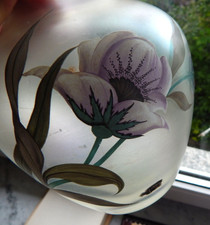 Grosse Glas Vase EISCH Blütendekor lüstrierende Oberfläche