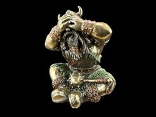 Kleiner sitzender Wikinger