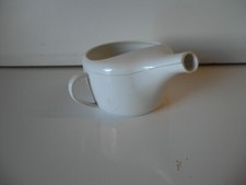 Schnabeltasse weiß Hiltsmittel bei Pflege