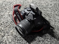 Canon EOS 4000D Digitalkamera - Schwarz (Kit mit EF-S 18-55mm DC III Objektiv)