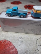 Busch 48243 - 1/87 / H0 Chevrolet Pick-up, + Nagetusch Wohnwagen - Neu