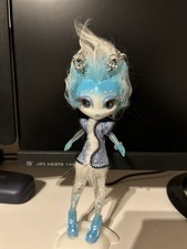 Novi Stars Invasion Anne