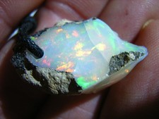 Schöner EDELOPAL KRISTALLOPAL