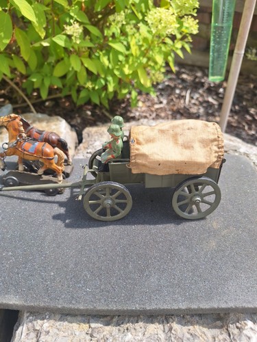 Militärplanwagen mit pferden - militärplanwagen,