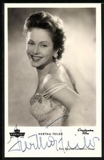 AK Schauspielerin Hertha Feiler strahlend im Trägerkleid, Autograph 
