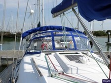 Beneteau Oceanis 361 Capote Grand Large 3 Bogen Spritzhaube von NV weiß&blau