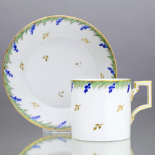 KPM Berlin um 1800: Kaffeetasse mit Bordüre Fleurs en terrasse, Tasse, Zylinder