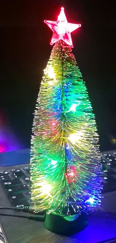 Leuchtender usb tannenbaum - usb,