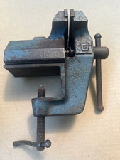 Alter kleine DDR Schraubstock Tischschraubstock B 63
