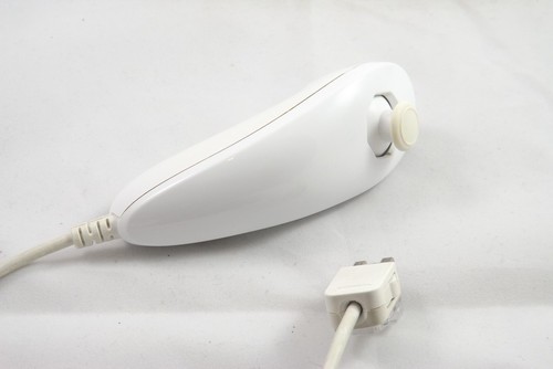 Original nintendo wii nunchuk - nintendo,