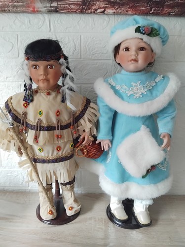 Porzellanpuppe auf ständer - auf,
