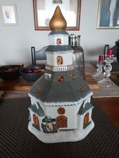 Wunderschöne Weihnachtskirche aus Porzellan  32 cm hoch + 17 cm breit Handbemalt