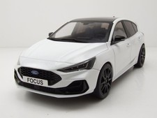 Ford Focus ST Track Pack 2022 weiß Modellauto 1:18 MCG