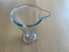 Glasmessbecher von Poncet - Vintage Pressglas ca. 30er Jahre, Bauhaus Ära