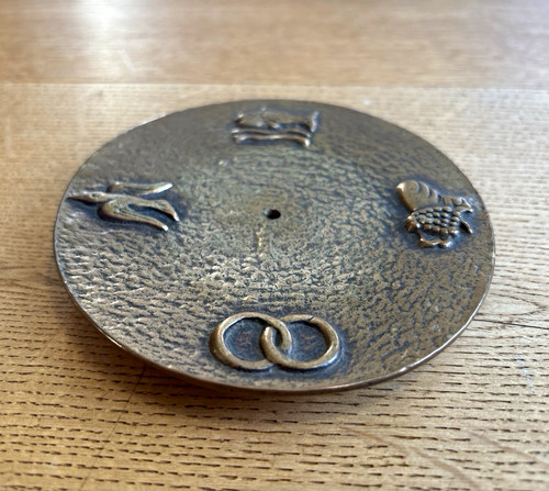 Runder kerzenteller aus metall - aus,