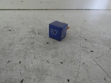 Relais 67 VW Golf II 2 BJ 1990  5 Türer 857951253