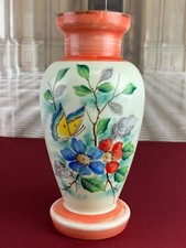 ANTIKE VASE AUS GLAS BLUMEN