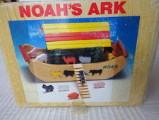 Wooden Arche Noah mit Tiere