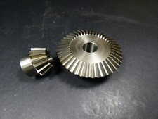 Kegelrad 90° | Modul 2 | Stahl | 16 + 40 Zähne | 1:2,5 Paarung