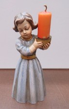 Handgeschnitztes Mädchen mit Kerze aus der Nebelhorn Holzschnitzerei coloriert