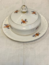 CARSTEN SORAU BUTTER-KÄSE-GLOCKE PORZELLAN WEISS + RELIEF + BLUMEN + GOLD-DEK