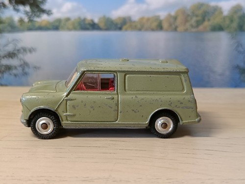 Corgi toys 450 - corgi, mini