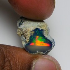 Glatter schwarzer Opal grob