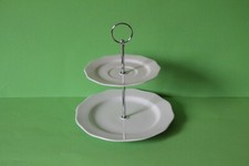 zweistöckige Etagere Teller