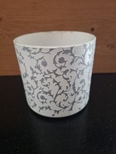 Älterer Blumentopf, Weiß, Silber 