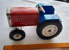 Alter Blechtraktor, Traktor Spielzeug aus DDR-Zeiten