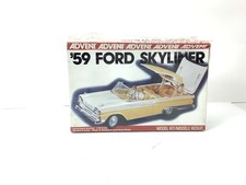 Revell Advent 3112 Modellauto Bausatz Ford Skyliner 1959  / 1:25 OVP