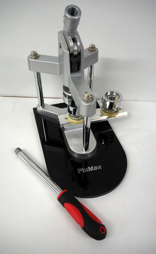 Pixmax badge maker - pixmax,