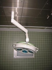 Heraeus Melbourne OP-Lampe (Deckenmontage) Baujahr k.A. orlamps oplampen