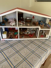 Puppenhaus von Lundby liebevoll eingerichtet