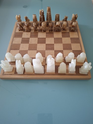 Schachfiguren aus speckstein - schachfiguren,