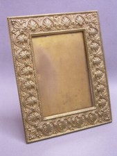 HISTORISMUS RAHMEN: MASSIV: MUSCHEL RELIEF ORNAMENTE: FOTO-STANDRAHMEN (G71)