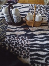 2 x Salz / Pfeffer Streuer Im Körbchen  Emsa  DDR