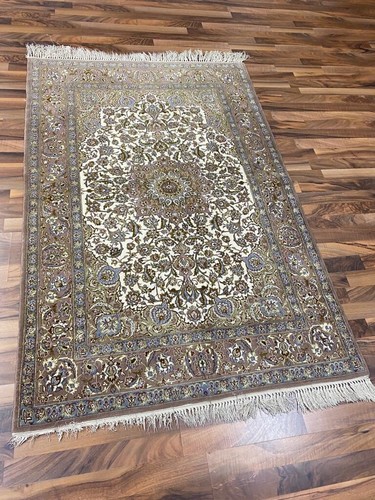 Isfahan 164 x - 107, |