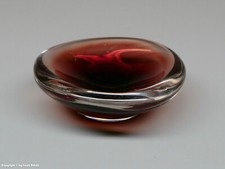 KLEINE signierte GLASSCHALE -