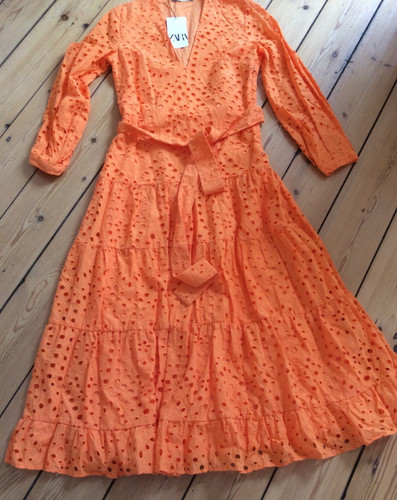 Zara kleid lochstickerei - zara,