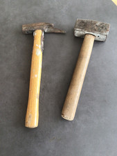 alter Zimmermannshammer und Feistel