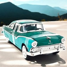 Lucky Die Cast Ford Crown Victoria Dark Green  1955 1:18 92138G