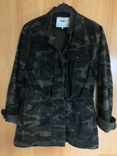 Only-Jacke mit Tarnmuster, Gr