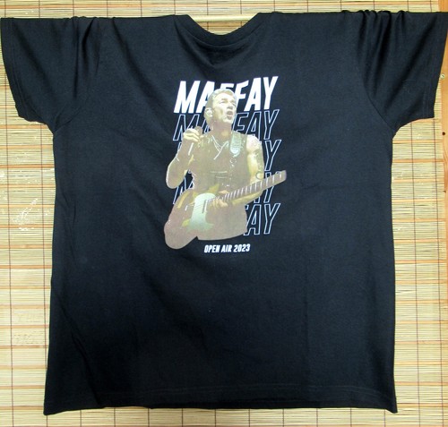 Schwarzes tourshirt - tourshirt,