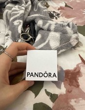 Pandora Ring mit rosa Steinen