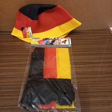 Fan-Schal und Fischerhut