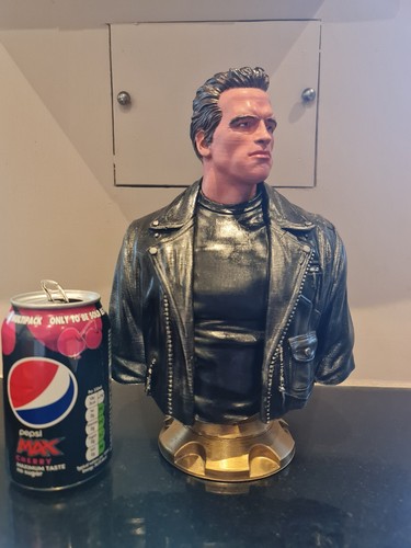 Arnold schwarzenegger büste - arnold,